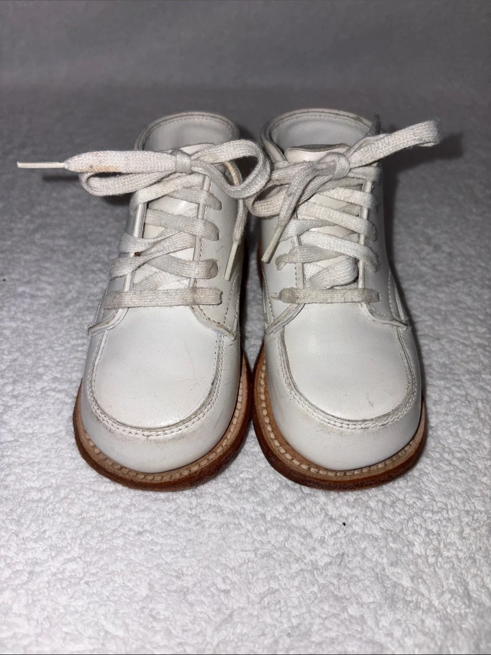 Sears Winnie the Pooh White Baby Walker Lace-Up Booties vintage 5.5 unisex